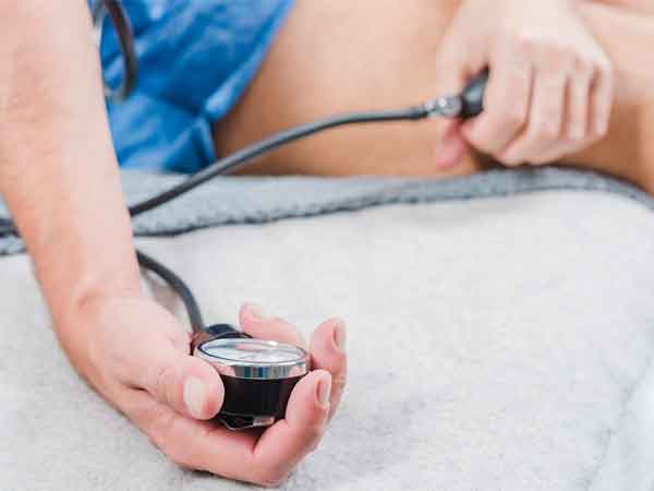 जानिए कितनी खतरनाक है हाइपरटेंशन की बीमारी और कैसे करें बचाव? Hypertension Alert - Measures to Control Hypertension