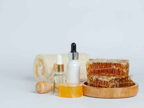 Honey For Oily Skin - All About Its Benefits For Skin!