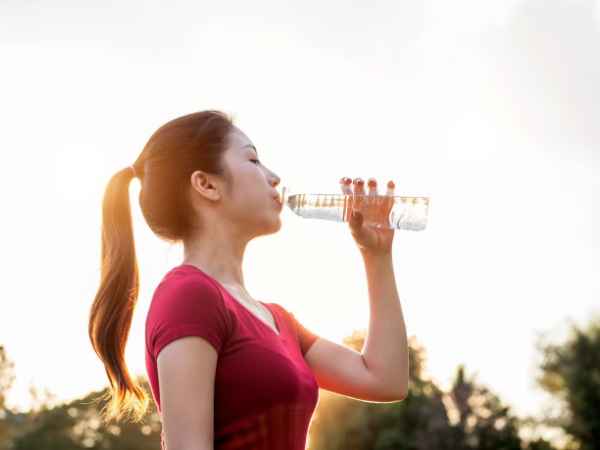The-Ultimate-Guide-to-Staying-Hydrated-and-Energized