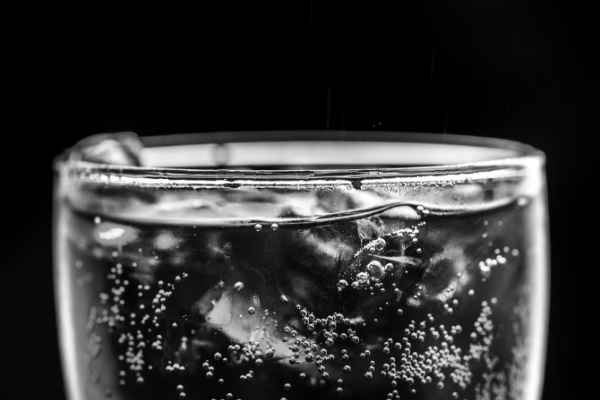 Sparkling Water The Top Health Benefits of Drinking It!