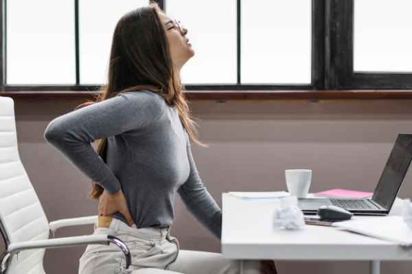 Prevent Back Pain: दर्द-मुक्त जीवन के लिए 5 प्रमुख सुझाव