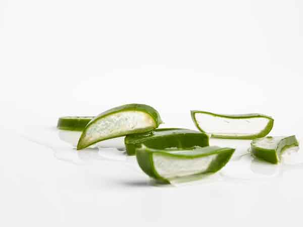 How-to-Use-Aloe-Vera-Gel-on-Your-Face