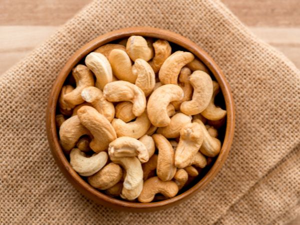 A Guide to Understand Cashews Benefits